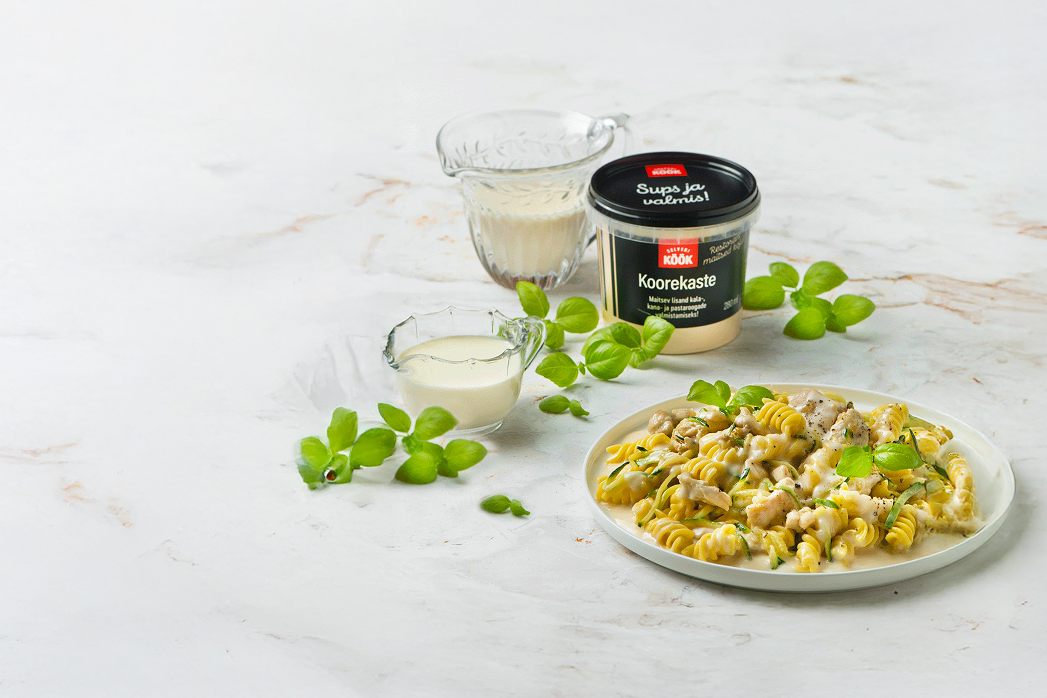 Selveri Köögi koorekaste sobib paljudesse roogadesse ning laseb end lihtsalt põnevamaks lihvida! Kreemjad pastad, ahjuköögiviljad ning kala- ja kanaroad suisa o